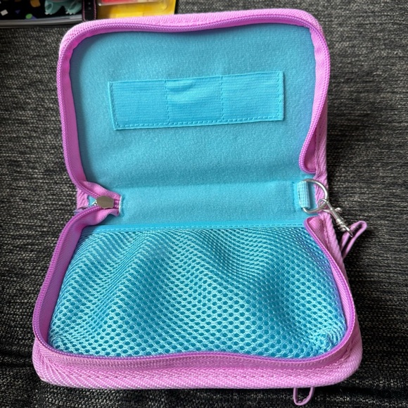 Disney Frozen Nintendo 3DS XL Case - Picture 3 of 5